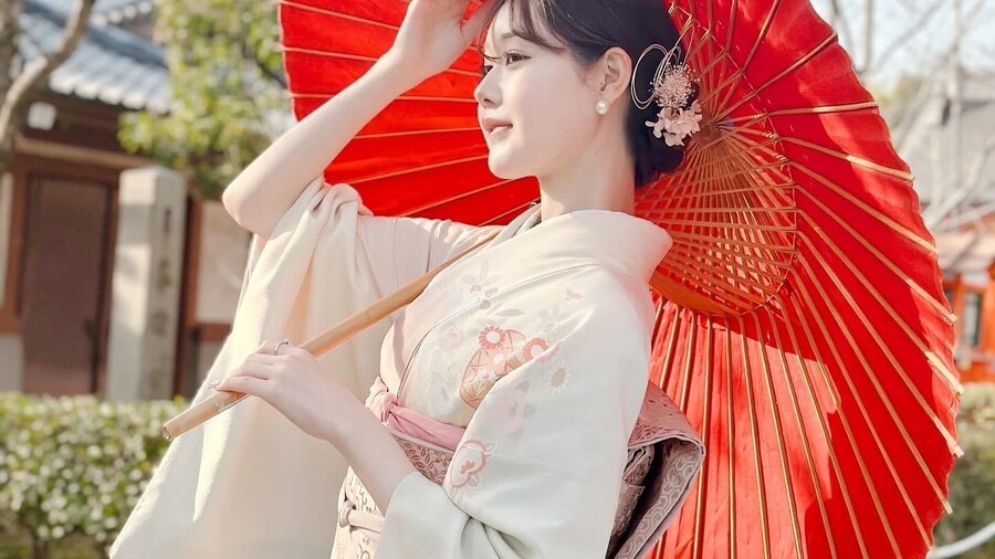 Picture 3 for Activity Kanazawa:Japanese Traditional Experience -kimono rent