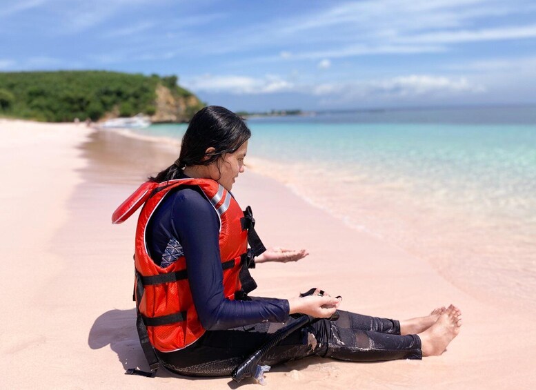 Picture 12 for Activity Lombok: Private Pink Beach Tour & Snorkeling + Photographer