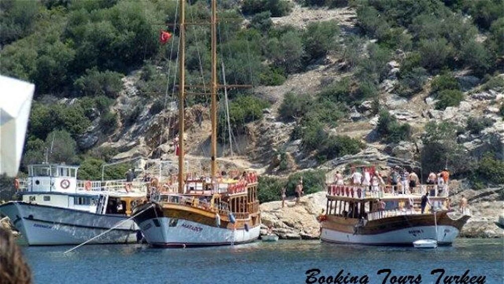 Aegean Sea Full-Day Boat Trip from Kusadasi