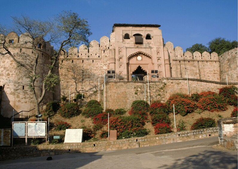 Heritage & Cultural Walk of Jhansi (Guided Walking Tour)