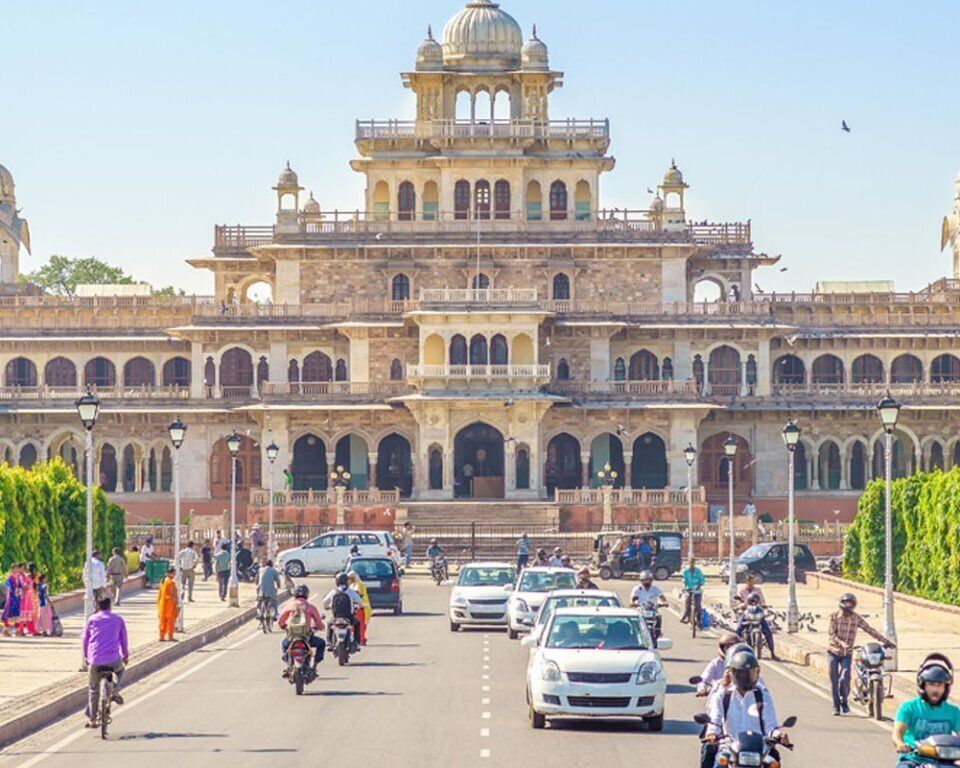 Agra to Jaipur cab via Fatehpur Sikri & abhaneri stepwell