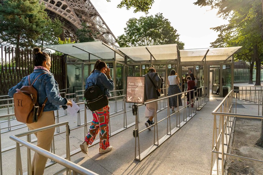 Picture 13 for Activity Paris: Eiffel Tower 2nd Floor or Summit Guided Tour