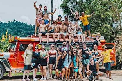 El Nido: Jeepney Adventure Tour with Lunch