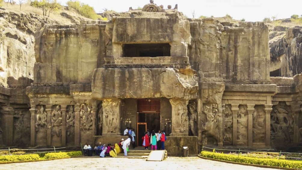 From Aurangabad: Ajanta and Ellora Caves Private 2-Day Tour