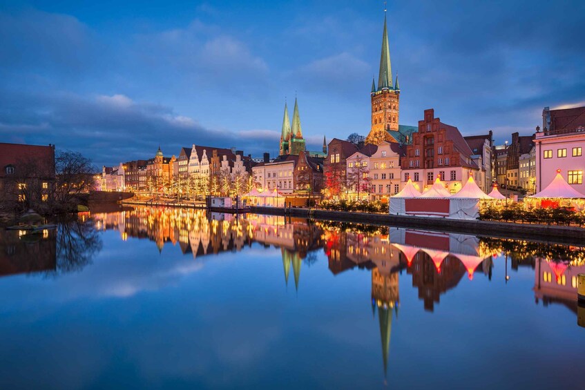 Picture 1 for Activity Lübeck: Christmas Market and Historical City Tour