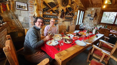 Mostar, Medjugorje en Karavice: Tour van boerderij naar tafel