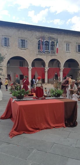 Picture 2 for Activity Pula: Historic Walking Tour with Local Guide