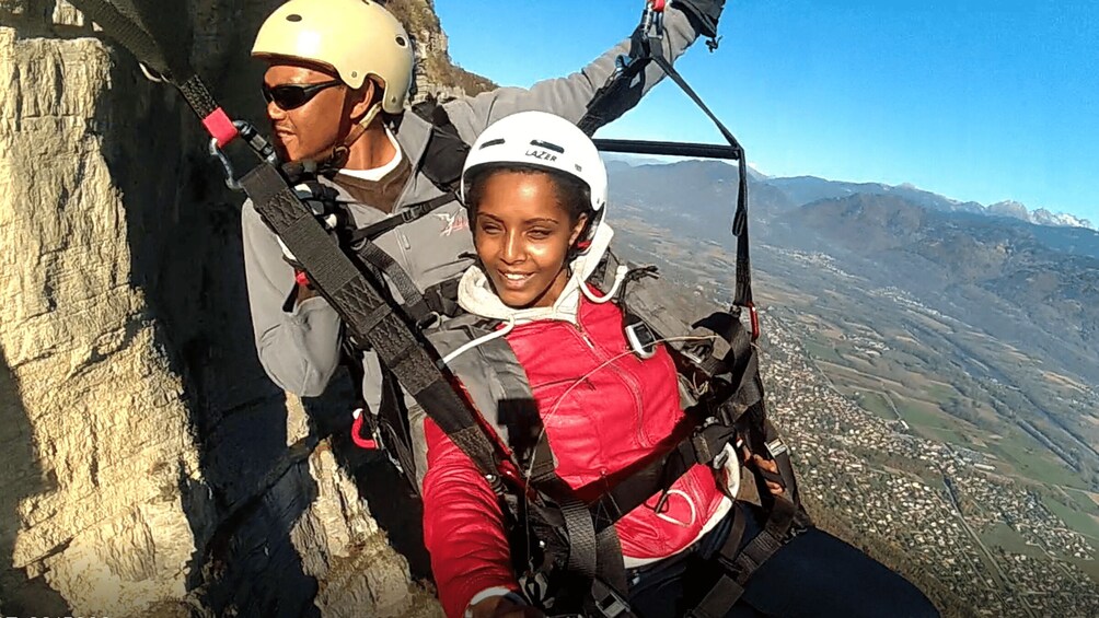 Picture 1 for Activity Grenoble: First flight in paragliding.