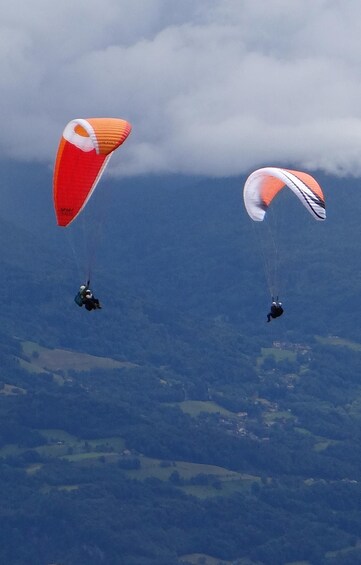 Picture 2 for Activity Grenoble: First flight in paragliding.