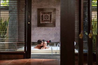 Ubud: tratamiento de spa para parejas con ritual de baño y vino espumoso