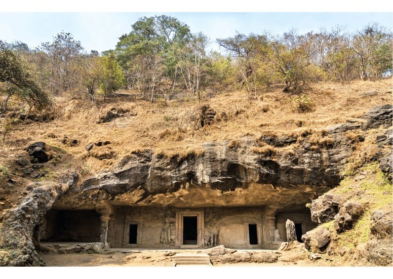 Picture 2 for Activity From Colaba: Half-Day Sightseeing Tour with Elephanta Caves