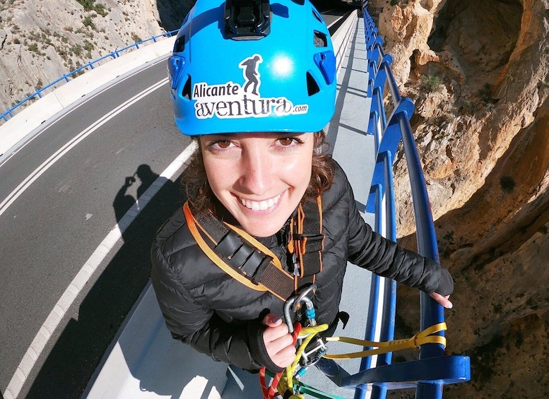 Picture 3 for Activity Altea: Bungee jumping in "El Mascarat" canyon