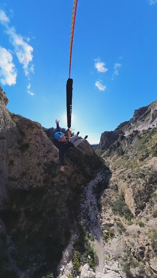 Picture 8 for Activity Altea: Bungee jumping in "El Mascarat" canyon