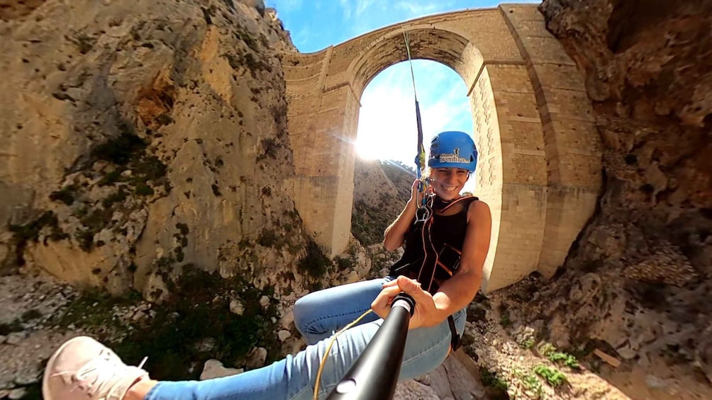 Altea: Bungee jumping in "El Mascarat" canyon