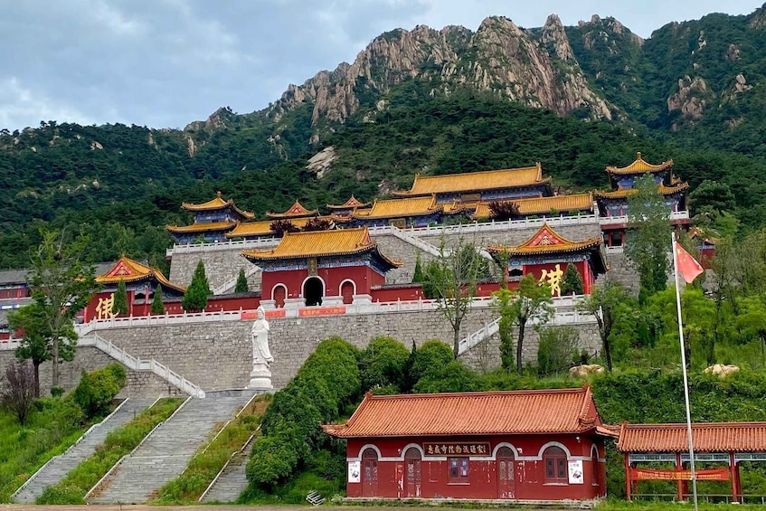 Picture 2 for Activity Zhengzhou: Private Tour to Shaolin Temple and Yellow River