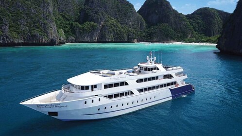 Excursion d'une journée sur l'île de Phi Phi en ferry croisière avec déjeun...