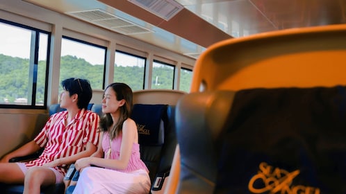 Excursion d’une journée sur l’île Phi Phi en ferry croisière avec déjeuner