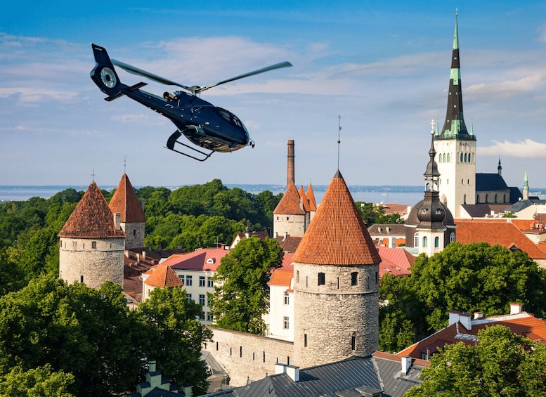 From Helsinki: Helicopter Day Trip to Tallinn