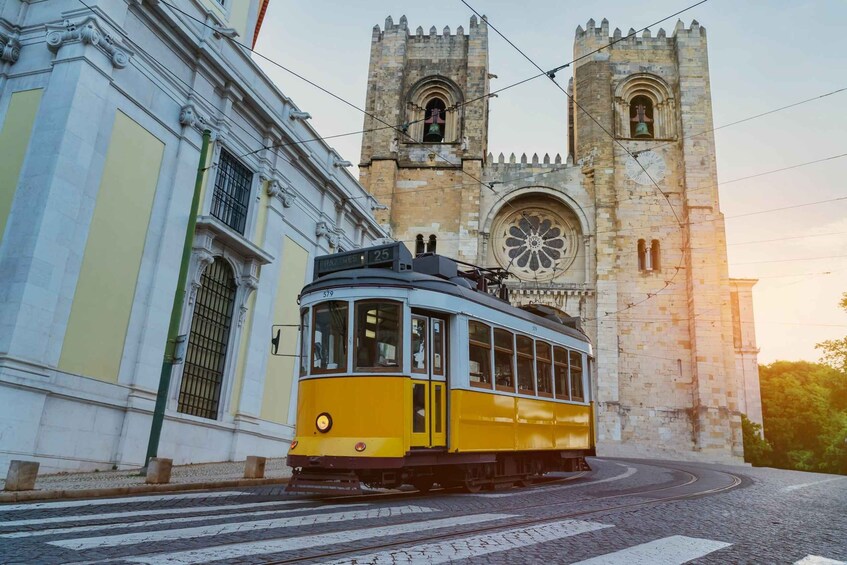 Picture 2 for Activity Lisbon: Express Walk with a Local in 60 minutes