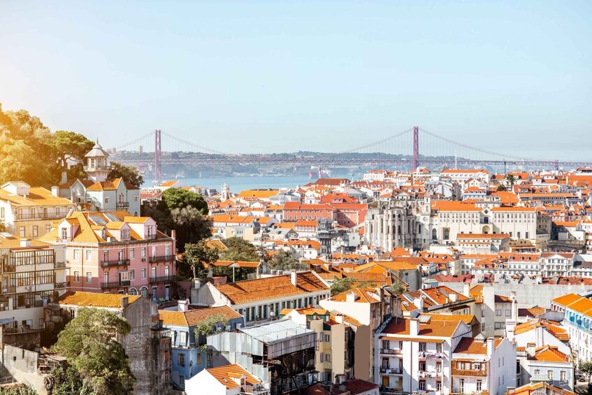 Lisbon: Express Walk with a Local in 60 minutes