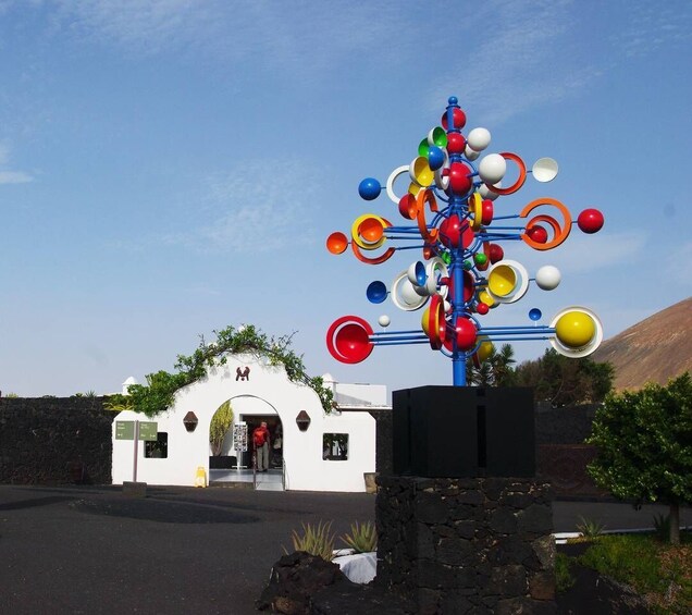 Picture 3 for Activity Lanzarote: César Manrique & Teguise Market from Cruise Port