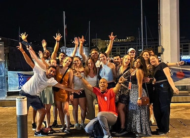 Paseo por los pubs de Marsella: Explora por la noche, conoce, mezcla y fies...