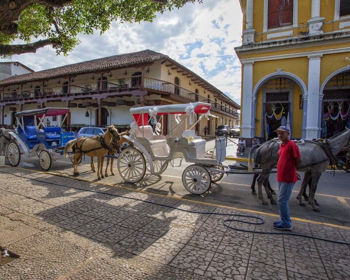 Picture 1 for Activity Isletas Boat Tour + Granada City Tour Combo