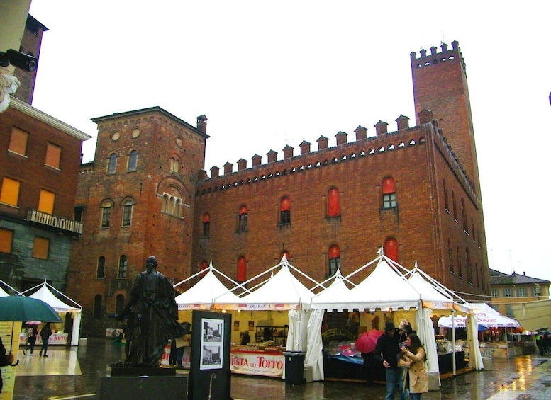 Picture 2 for Activity Cremona private city tour with licensed tour guide