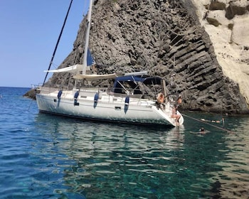 Adamantas: Kleftiko Sailing Cruise with Meal and Swim Stops