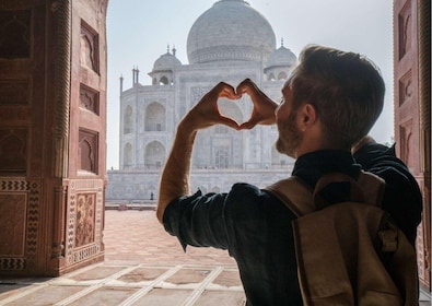 Agra: Volledige Taj Mahal toegang zonder wachtrij ticket & Rondleiding