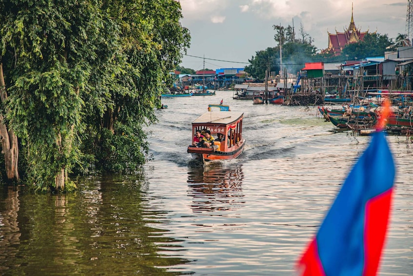 Siem Reap: Floating Village and Sunset Private Boat Tour