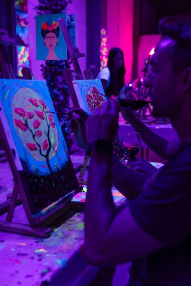 Picture 4 for Activity Valencia: Fluorescent painting workshop and wine