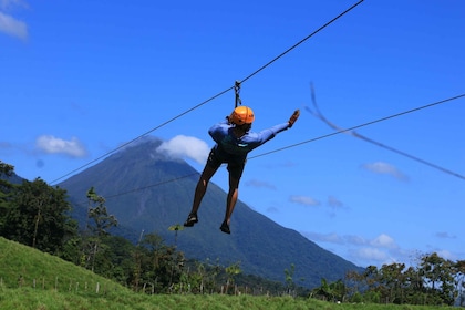 Excursión combinada a La Fortuna, Costa Rica, barranquismo y rafting