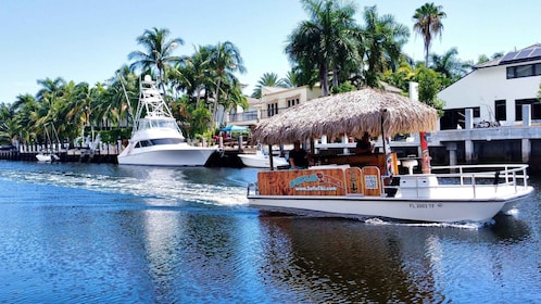 Fort Lauderdale: Private Tiki Boat Tour up to 6 people