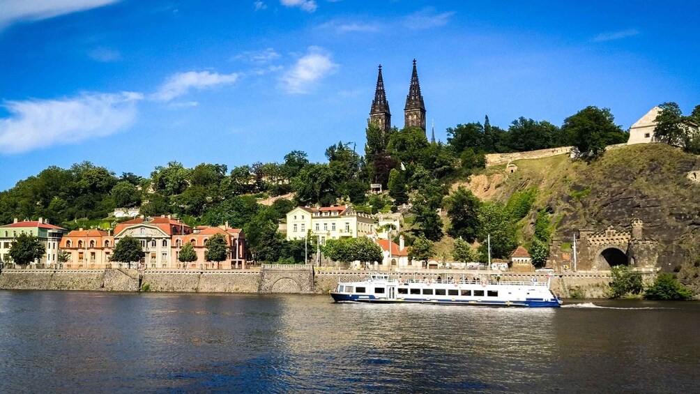 Prague: Narrated Sightseeing Cruise