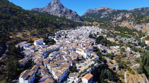 Desde Cádiz: excursión privada de un día a los pueblos blancos de Andalucía