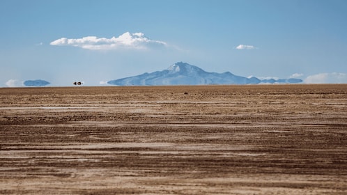 Uyuni Salt Flats 2-Day Private tour with Tunupa Volcano