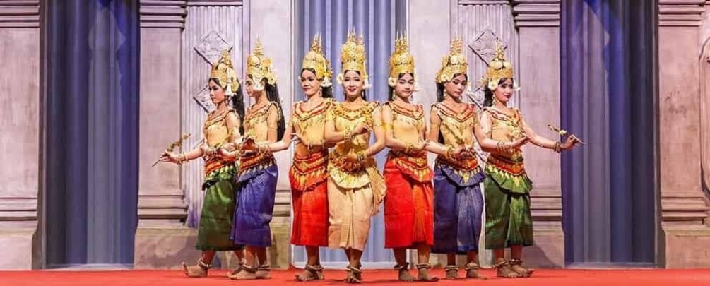 Siem Reap: Apsara Dinner Show with Hotel Transfer