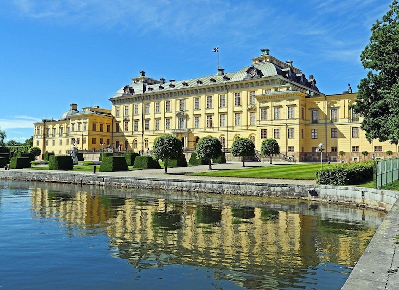 Picture 5 for Activity Stockholm: Private Architecture Tour with a Local Expert