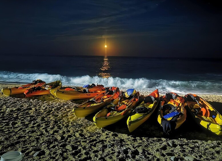 Villajoyosa: Moonlight kayaking and dinner under the stars
