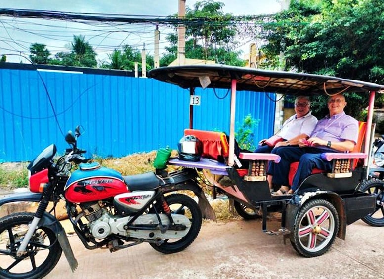 Angkor Wat Sunrise Tuk Tuk Tour & Breakfast