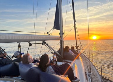 ポルト日中または夕暮れのドウロ川ヨットクルーズ