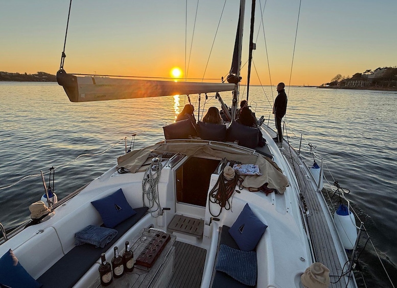 Porto: Daytime or Sunset Sailboat Cruise on the Douro River