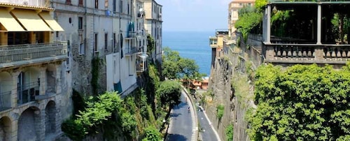Recorrido turístico en bicicleta eléctrica por la costa de Sorrento