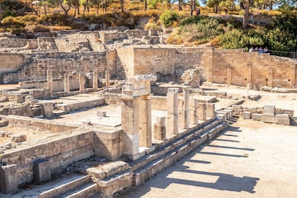 Rhodes: Kamiros, Monolithos and Lindos Village Guided Tour