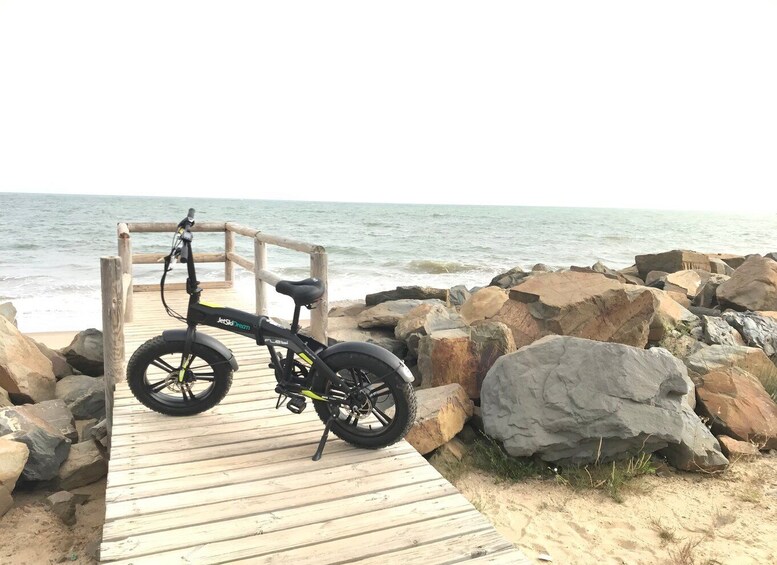 Punta del Moral: Sunset E-Bike Rental