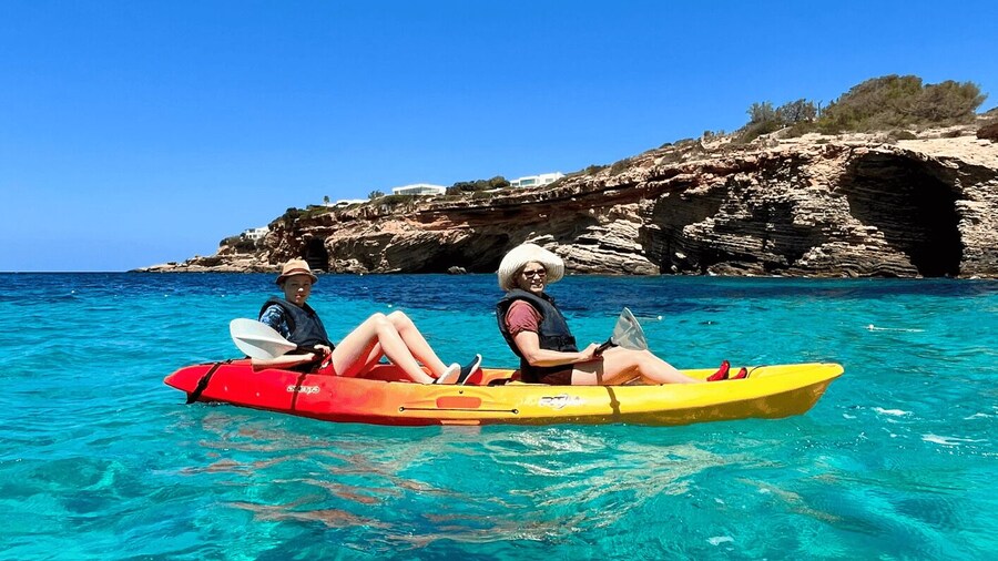 Ibiza: Sea Cave Tour with Guided Kayaking and Snorkeling