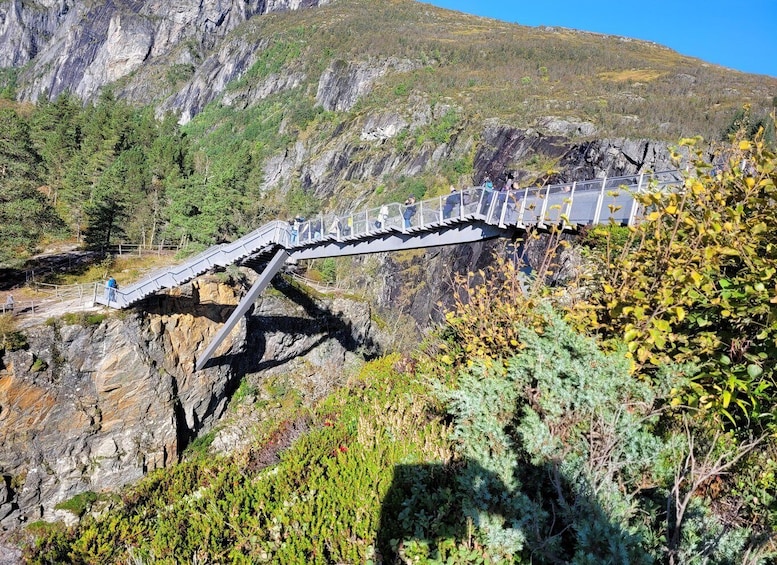 Eidfjord: Roundtrip Transfer to Voringsfossen Waterfalls