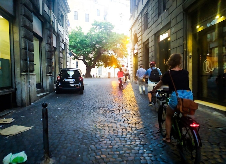 Picture 2 for Activity Rome :guided night e-bike tour with typical ice-cream