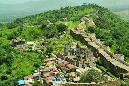 A Day Tour of Ranakpur Temple, Kumbhalgarh Fort from Udaipur